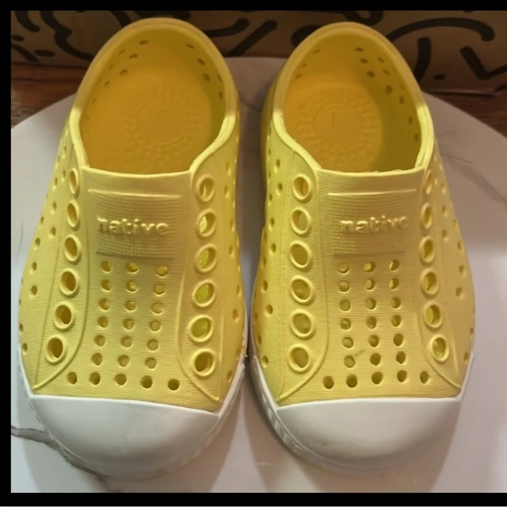Native Shoes Yellow Unisex-Child Jefferson Sneaker Shock absorbent, Odor Resist